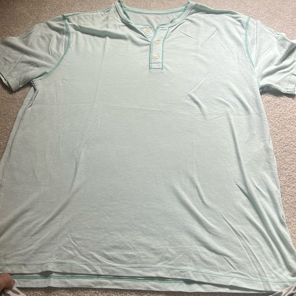 Gap tee